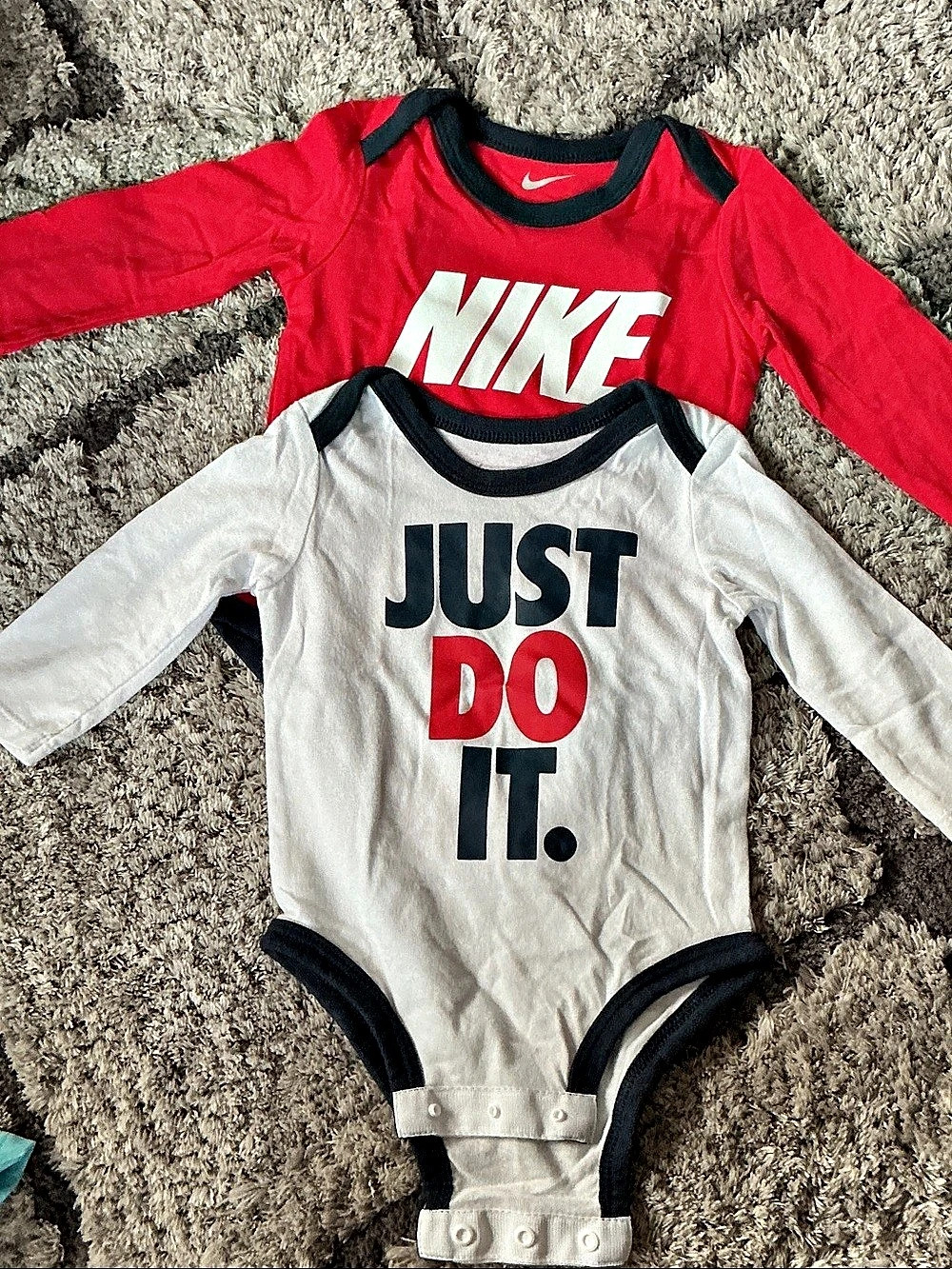 Nike Baby Long-Sleeve Bodysuit Set Red & White Size 6M